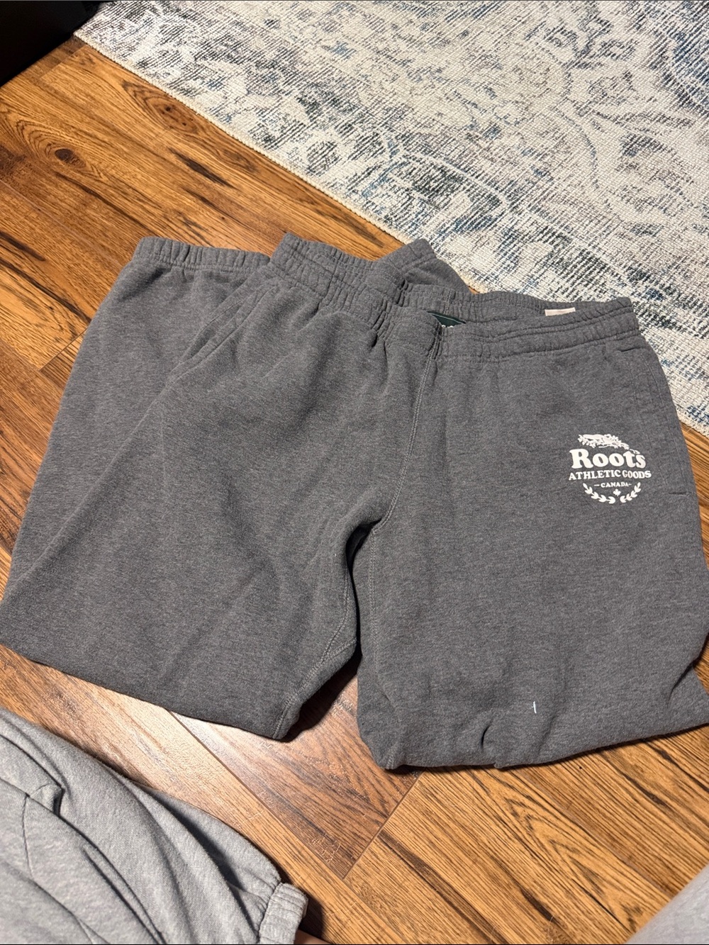Men’s roots sweatpants